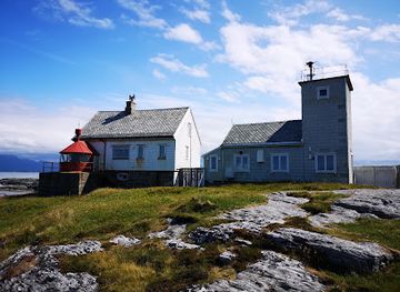 norway/more-og-romsdal/landmark/bjornsund-lighthouse