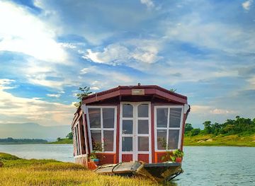 bangladesh/tanguar-haor/landmark/floating-house-of-tangua
