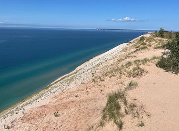 michigan/sleeping-bear-dunes-national-lakeshore/landmark/lake-michigan-overlook