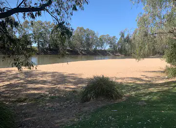 Wagga Beach