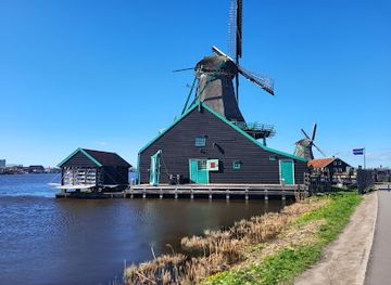 netherlands/zaanse-schans/landmark/statue