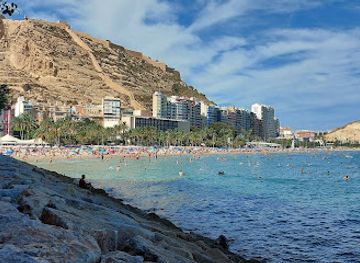spain/alicante/playa-del-postiguet/landmark/platja-postiguet