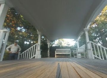 nebraska/lincoln/university-place/landmark/perin-porch