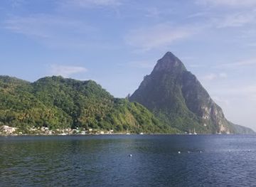 saint-lucia/pitons/landmark/hike-gros-piton