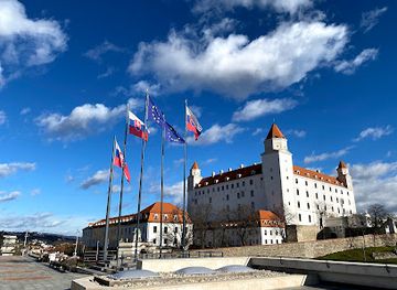 slovakia/bratislava/landmark/observation-deck