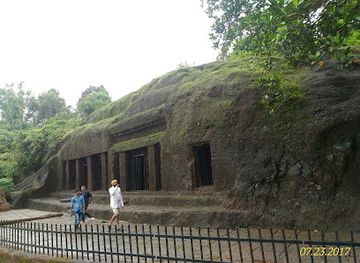india/goa/landmark/arvalem-caves