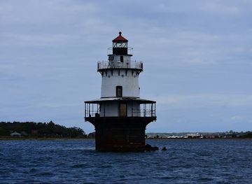 rhode-island/aquidneck-island/landmark/hog-island-shoal-light