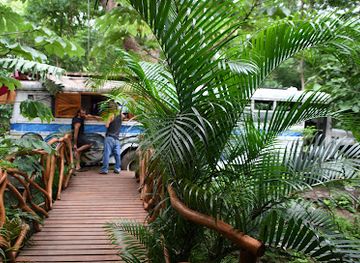 nicaragua/ometepe/landmark/bustavo-food-bus