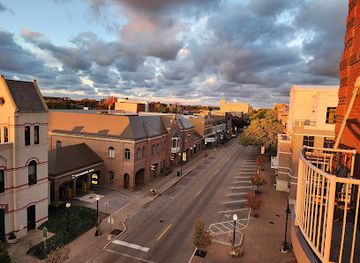 michigan/holland/landmark/downtown-holland-shopping-district