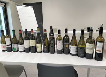 france/bordeaux-wine-region/landmark/the-bordeaux-wine-tour