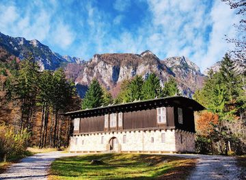 slovenia/kamnik/landmark/plecnikov-dvorec