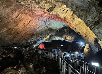 south-korea/yeongseo-region/landmark/yongyeon-cave