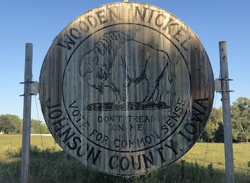 iowa/northwest-iowa/landmark/world-s-largest-wooden-nickel