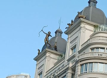 spain/madrid/gran-via/landmark/diana-cazadora