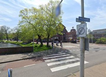 netherlands/betuwe/landmark/rembrandt-statue-by-toon-depuis