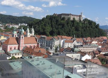 slovenia/ljubljana/landmark/narodni-muzej-slovenije