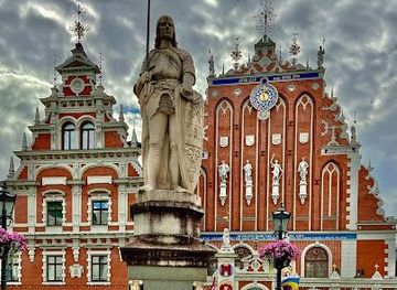latvia/riga/landmark/roland-s-statue