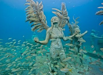 sint-maarten/little-bay-beach/landmark/under-sxm