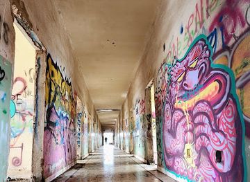 israel/golan-heights/landmark/the-syrian-headquarters