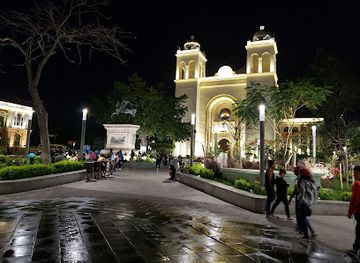 el-salvador/central-region/landmark/statue-of-francisco-morazan