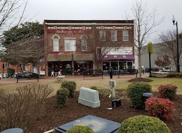 virginia/danville/landmark/me-s-burgers-brews