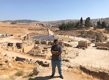 jordan/southern-jordan-valley/landmark/roman-theater