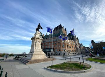 canada/quebec/landmark/monument-samuel-de-champlain