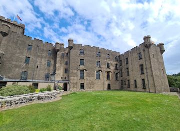 united-kingdom/scotland/landmark/dunvegan-castle-gardens