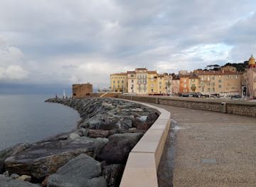 france/saint-tropez/landmark/phare-de-saint-tropez