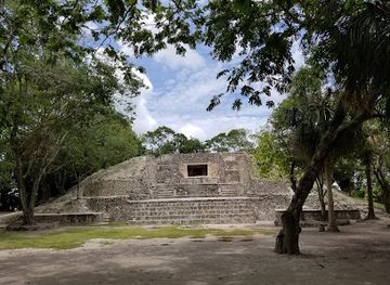 belize/orange-walk-town/landmark/santa-rita-archaeological-site
