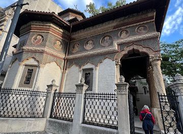 romania/bucharest/landmark/crucile-de-la-manastirea-stavropoleos