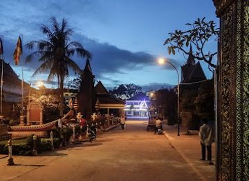 cambodia/siem-reap/old-market-area/landmark/old-market-bridge