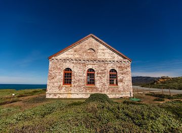 california/south-coast/landmark/piedras-blancas-light-station