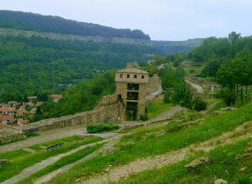 bulgaria/danubian-plain/landmark/trapezitsa-fortress