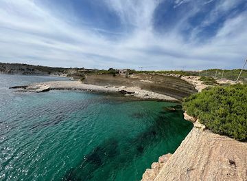 malta/ghajn-tuffieha-bay/landmark/ta-kalanka-sea-cave