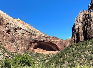 utah/zion-national-park/landmark/the-zion-mount-carmel-tunnel