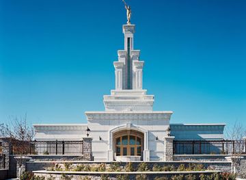 washington/the-columbia-basin/landmark/columbia-river-washington-temple