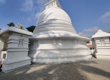 sri-lanka/western-province/landmark/asokarama-temple