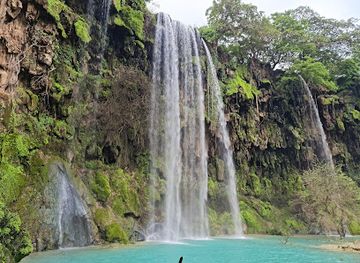 oman/dhofar-governorate/landmark/ain-athum