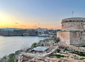 turkiye/antalya/landmark/ancient-roman-bathhouse