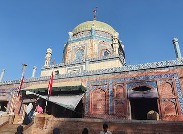 pakistan/multan/landmark/shah-shams-darbar-multan