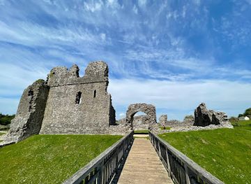 united-kingdom/south-glamorgan/landmark/ogmore-castle