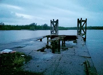 brunei/tutong/landmark/old-ferry-jetty