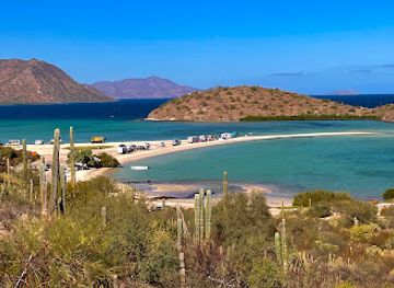 mexico/baja-california-peninsula/landmark/playa-el-requeson