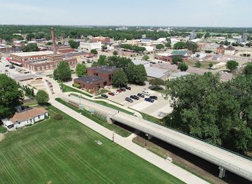 south-dakota/yankton-area/landmark/meridian-bridge-plaza