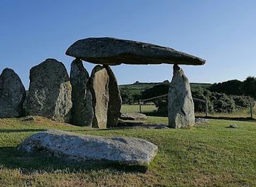 united-kingdom/pembrokeshire/attraction/pentre-ifan-burial-chamber-2