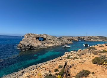 malta/ghajn-tuffieha-bay/landmark/il-bejta-tal-fenek