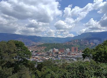 colombia/medellin/landmark/sculpture-park-nutibara-hill