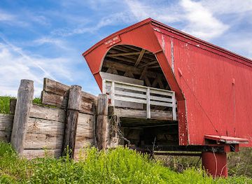 iowa/driftless-area/landmark/covered-bridges-scenic-byway