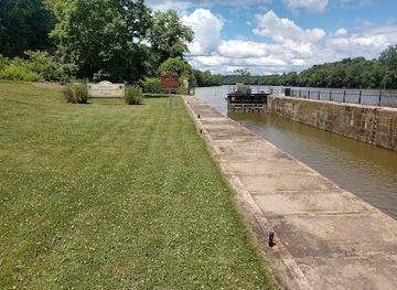 ohio/muskingum-valley/landmark/muskingum-river-lock-9-philo